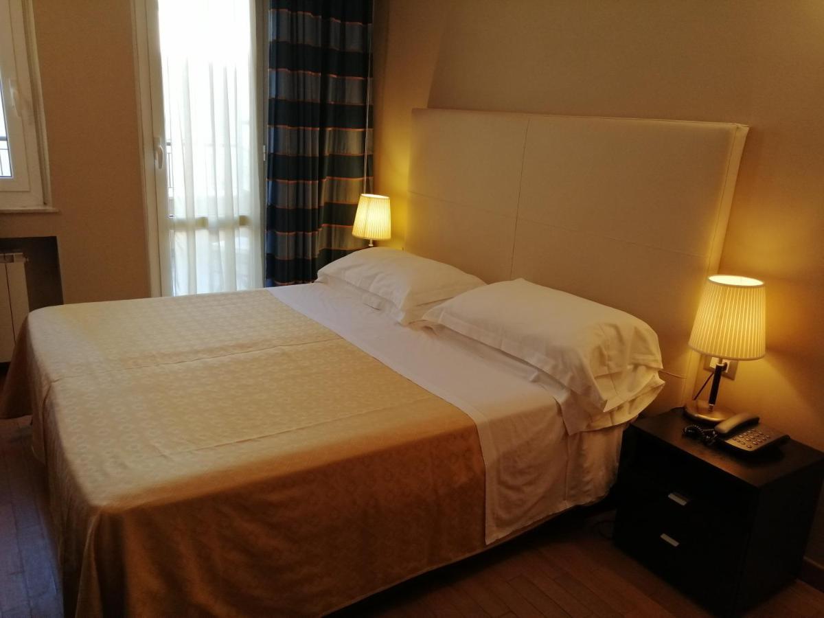 Hotel Corso Alaxi Hotels Alassio Esterno foto